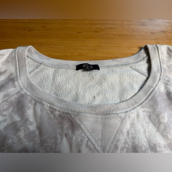 GUC Rails- Theo Gray Tie-Dye Sweatshirt. Size L - Picture 9 of 9